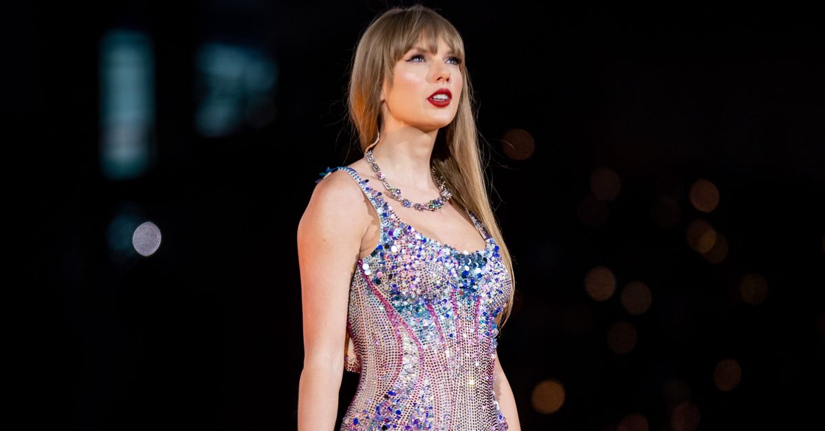 Why doesn't Taylor Swift follow anyone on her social media? Eminem is to  blame