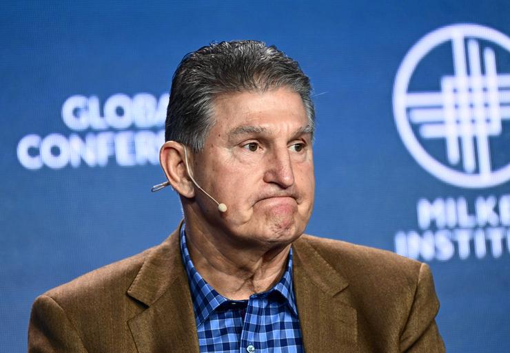 It appears Joe Manchin may be gauging whether to launch a third-party presidential bid.