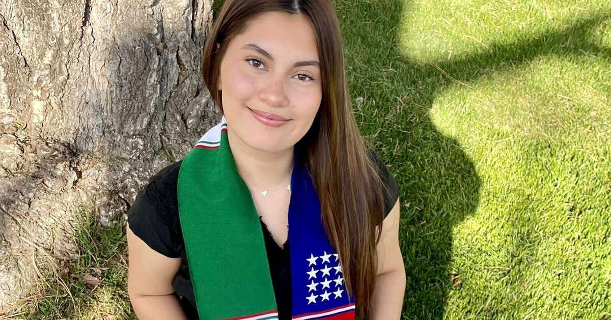Colorado Teen Flouts School Policy, Wears Mexican And U.S. Flag Sash To Graduation