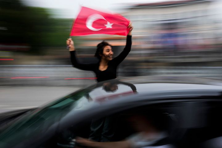 Κυριακή 28 Μαΐου 2023 - Τουρκία Μια υποστηρίκτρια του Ερντογάν.