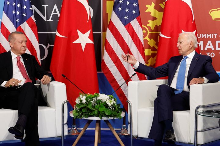 Συνομιλίες Μπάιντεν με Ερντογάν στην Σύνοδο Κορυφής του NATO στην Μαδρίτη (Ιούνιος 2022)