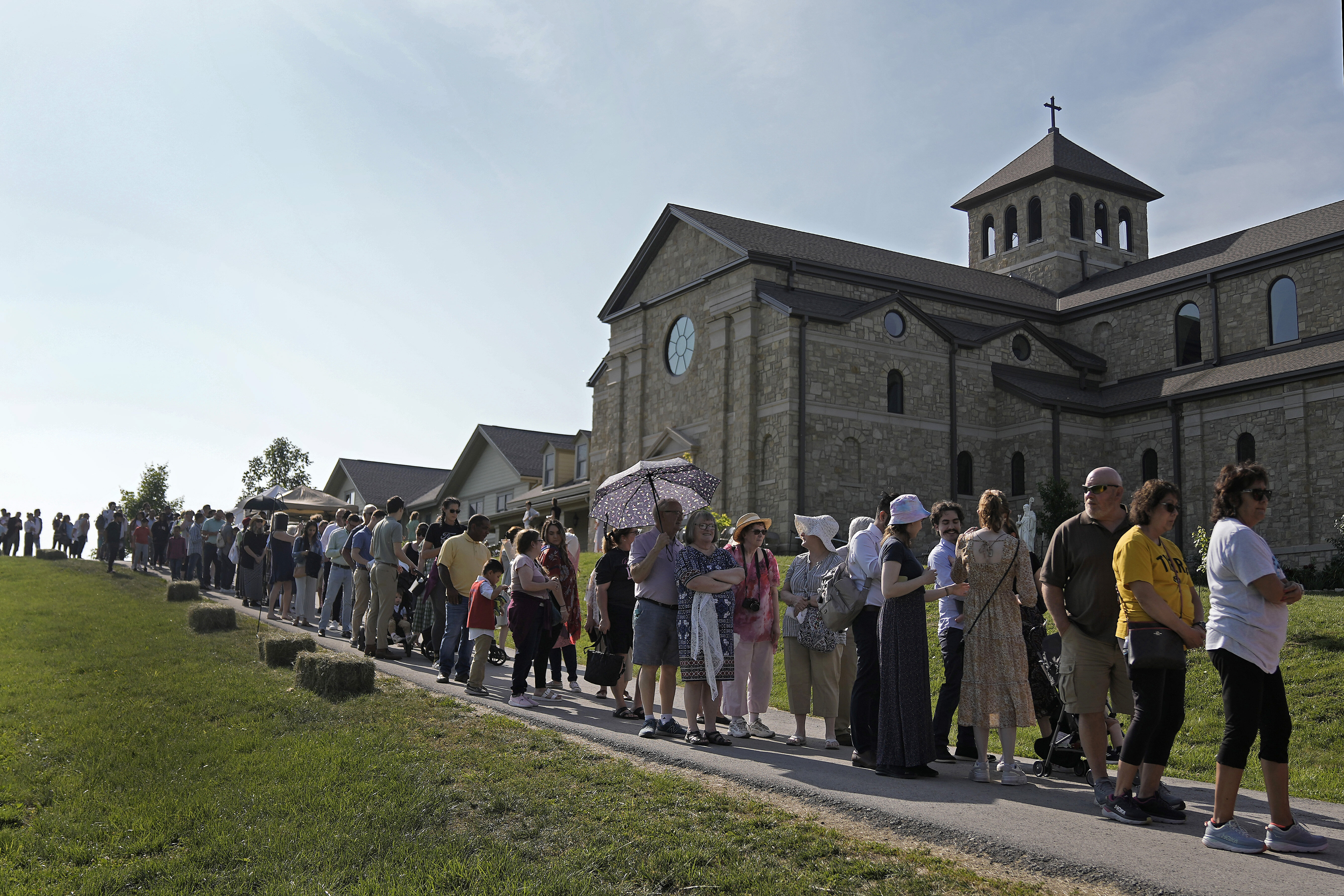 Black Nun Whose Body Shows Little Decay Since 2019 Death Draws Crowds ...