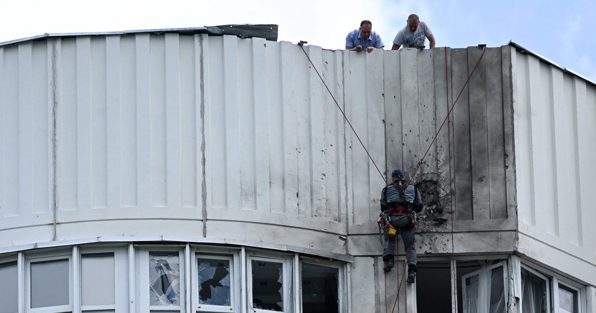 Des drones endommagent les bâtiments de Moscou alors que la Russie continue son bombardement incessant de Kiev