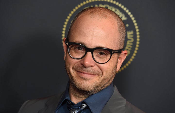 Lindelof disse que tem "arrependimentos profundos" sobre escrever Perrineau fora do show.