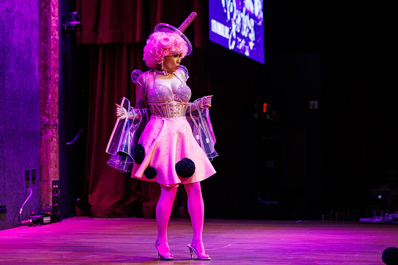 Asian American Women Using Burlesque To Find Themselves Huffpost Voices