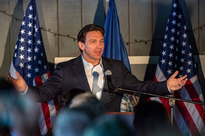 Florida Gov. Ron DeSantis, the major challenger to former President Donald Trump for the 2024 GOP presidential nomination, seems to have no preference between “Deh-Santis” and “Dee-Santis” when it comes to pronouncing his last name. Or if he does, he won’t say.