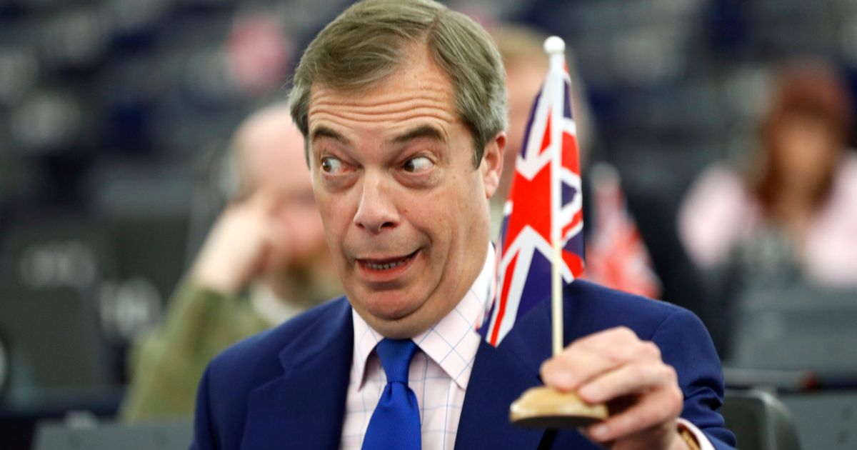 Политик англии. Nigel Farage Brexit. Nigel Farage, u.k. Independence Party. British Politics. Europarlament memes.