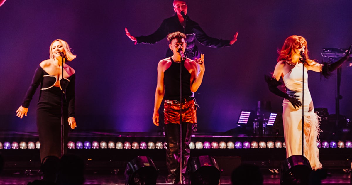 Girls Aloud's Kimberley And Nicola Join Olly Alexander At Mighty Hoopla - Vimarsana News