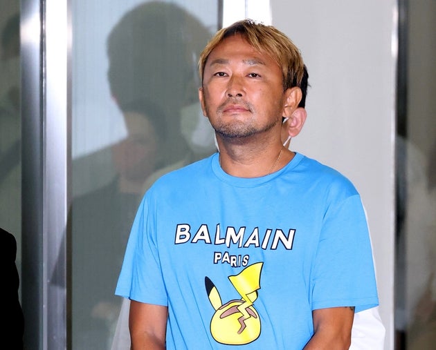 アラブ首長国連邦のドバイから成田空港に到着した前参院議員のガーシー（本名・東谷義和）容疑者＝6月4日午後、千葉県成田市