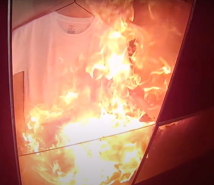 Tシャツが一気に燃えた
