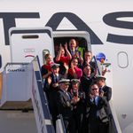 Qantas: Επιτρέπει πια φλατ παπούτσια, μεϊκάπ και μακριά μαλλιά για το πλήρωμα, ανεξαρτήτως