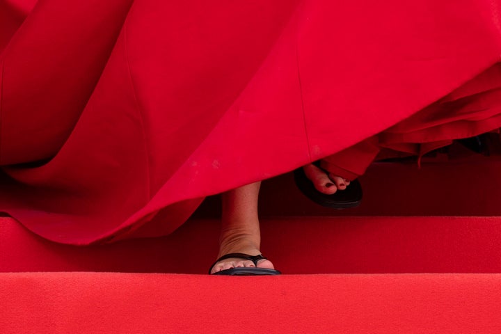 No Hard Feelings': Jennifer Lawrence Explains Her Viral Flip-Flop Moment on  Cannes Red Carpet