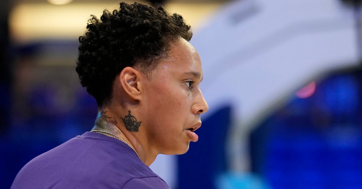 Brittney Griner, Mercury Teammates Confronted At Airport By ‘Provocateur,’ WNBA Says Brittney Griner, Mercury Teammates Confronted At Airport By ‘Provocateur,’ WNBA Says