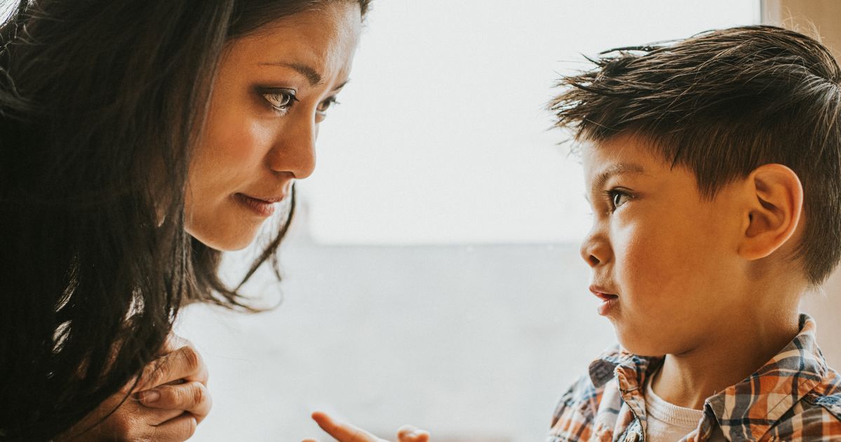 8 Phrases Child Psychologists Never Say To Their Kids
