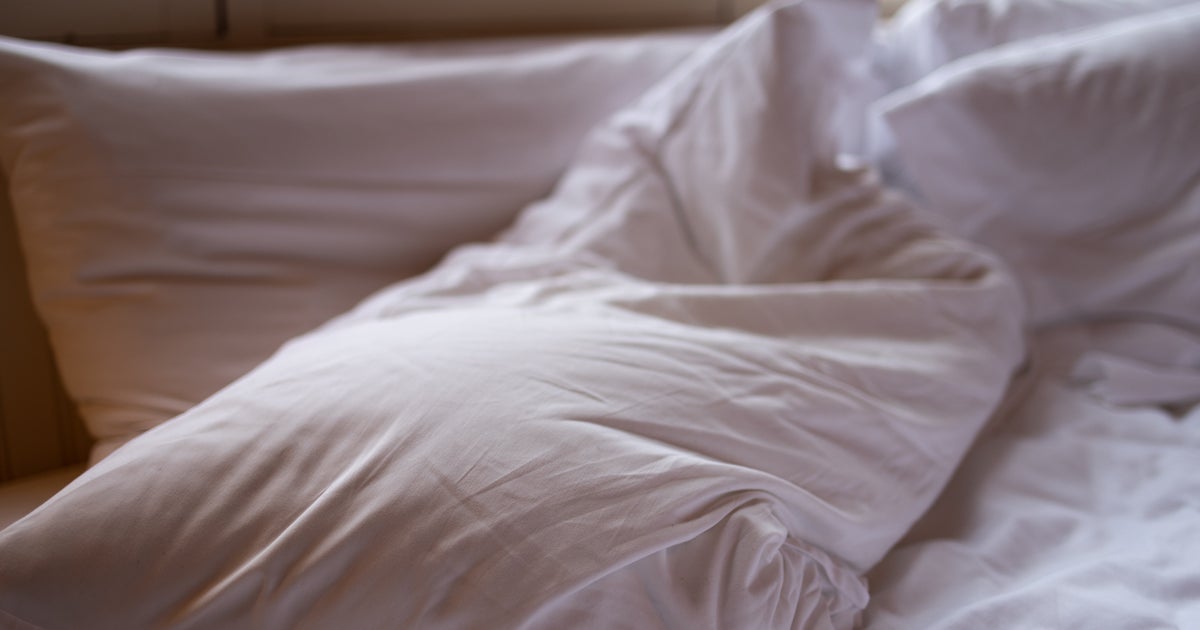This Is The Best Position To Sleep In During A Heatwave - Vimarsana News
