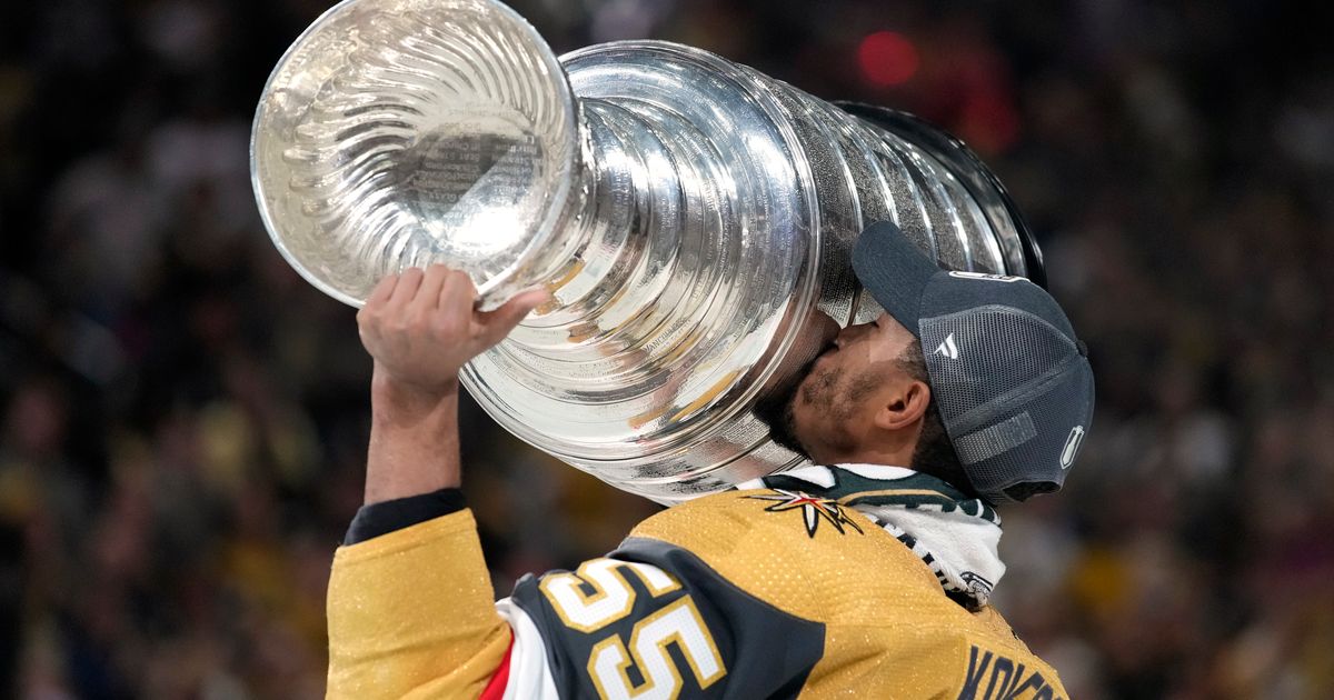 Golden Knights blast Panthers in Game 5 to capture 1st Stanley Cup