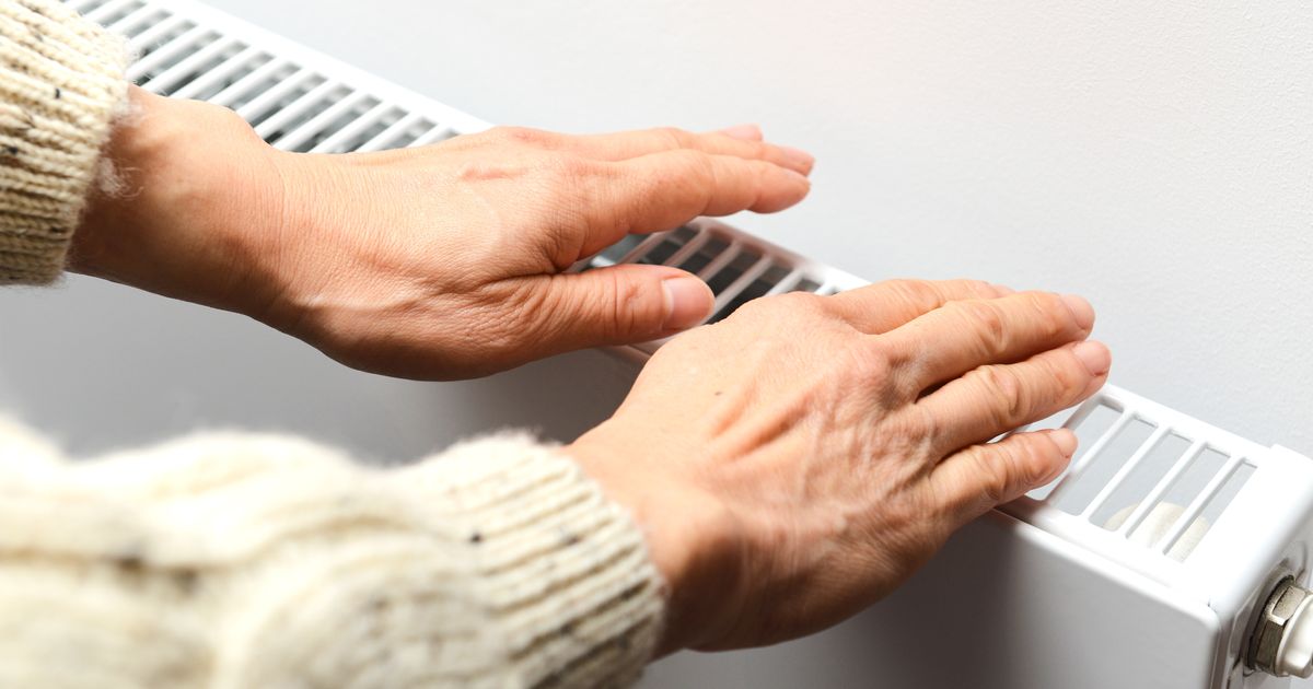 Are Your Hands And Feet Always Cold? This Could Be Why | HuffPost UK Life