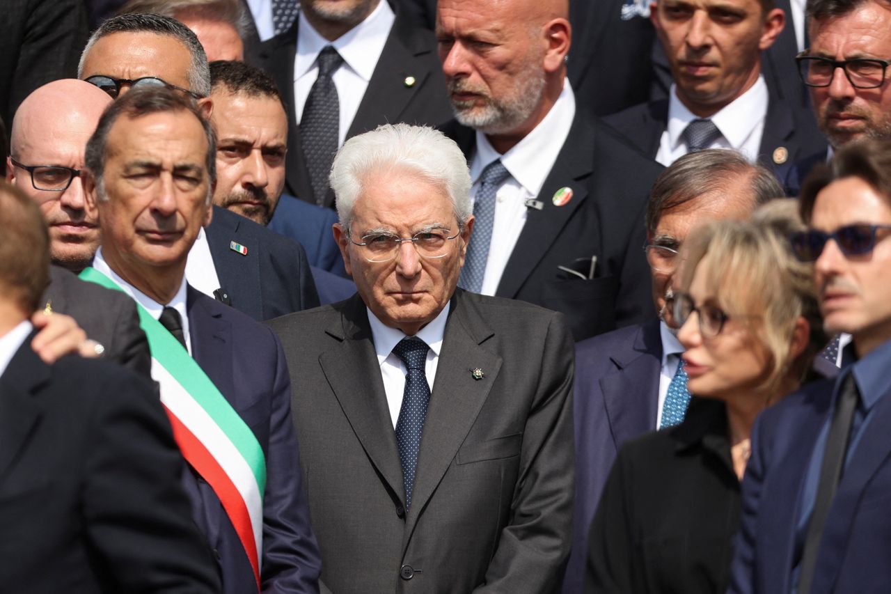 O πρόεδρος της Ιταλίας, Σέρτζιο Ματαρέλα παρευρίσκεται στην κηδεία του Σίλβιο Μπερλουσκόνι. 