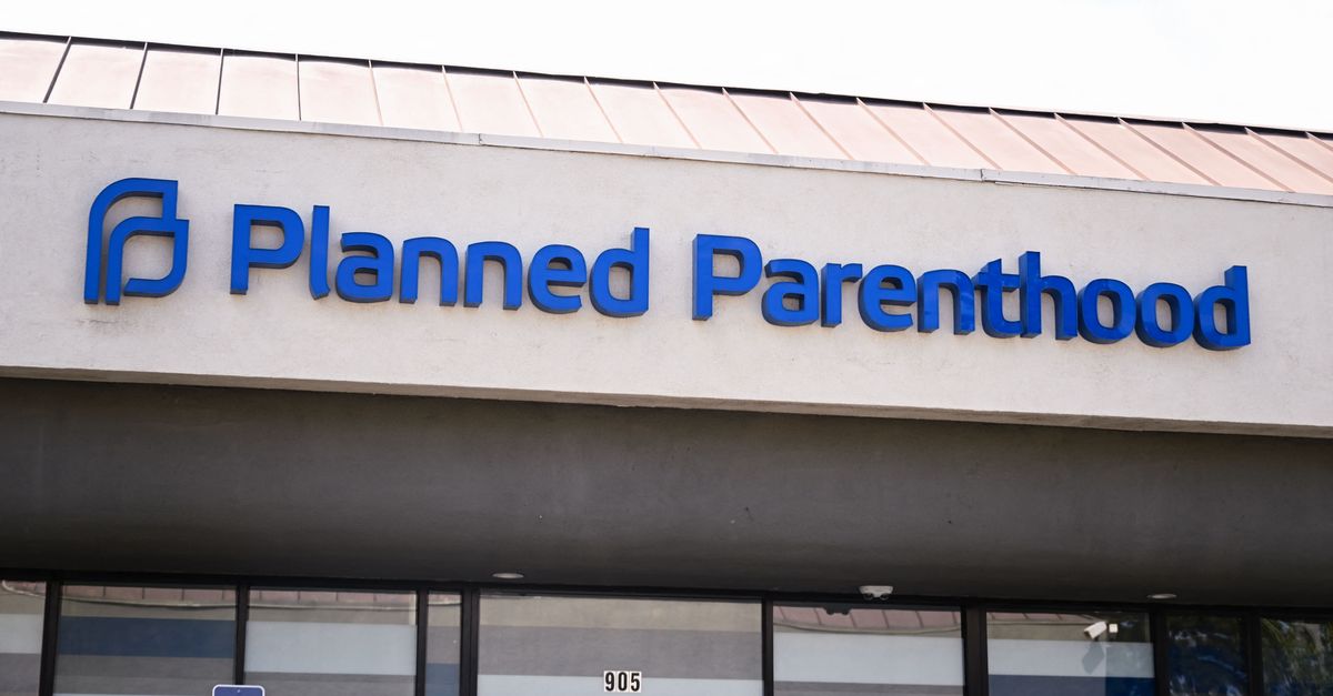 U.S. Marine Accused Of Firebombing Planned Parenthood | HuffPost Latest ...