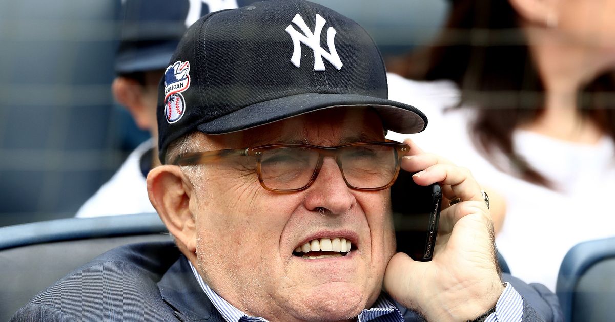 Rudy Giuliani affirme avoir boycotté les Yankees Games : “J’aime mon pays”