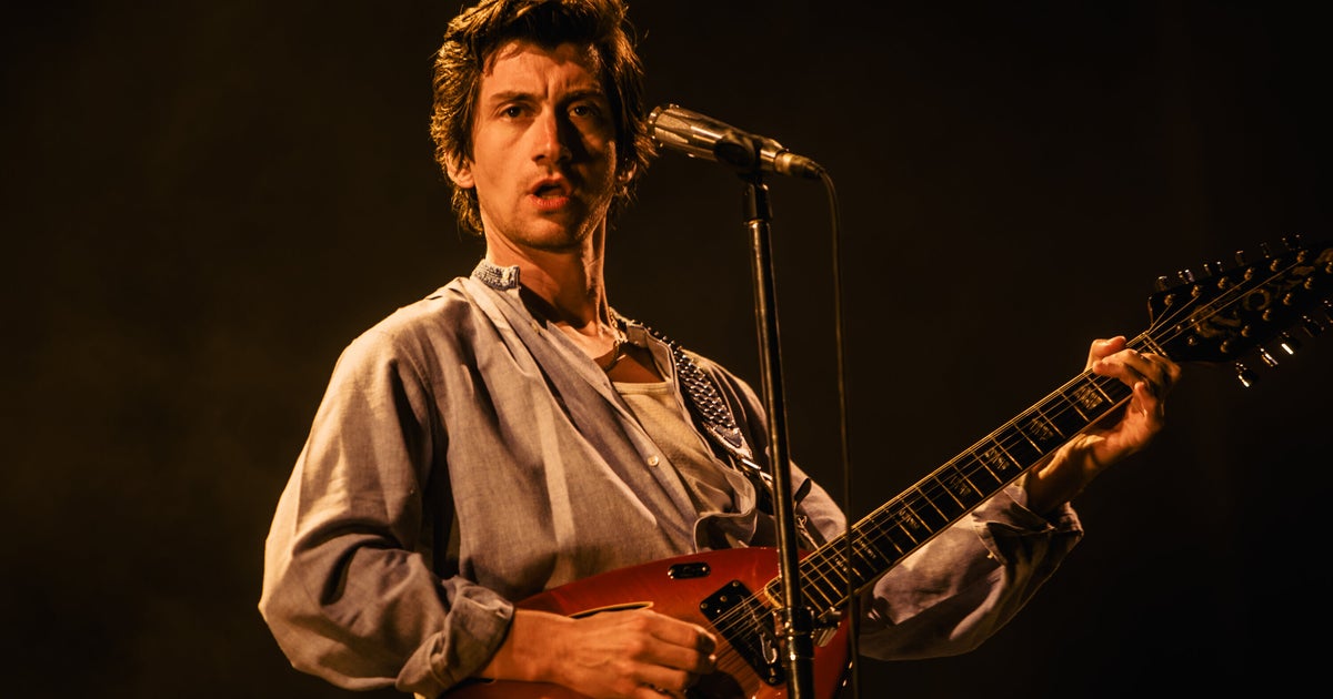 Arctic Monkeys Cancel Show Days Before Glastonbury Set | HuffPost UK Entertainment - Vimarsana News
