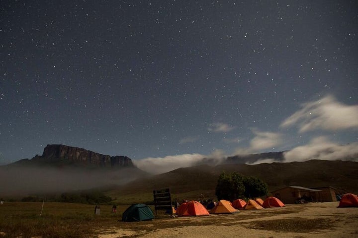 Το όρος Roraima, στα σύνορα Βραζιλίας-Βενεζουέλας, όπως φαίνεται από το καμπ Tec.