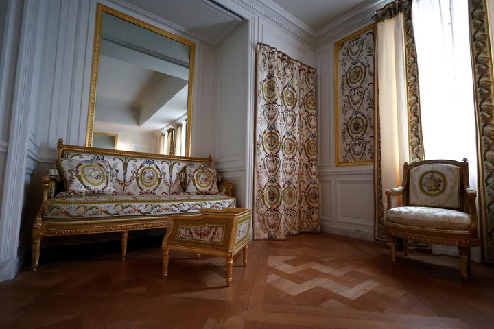 Φωτογραφία που δείχνει το δωμάτιο μπιλιάρδου, πριν από την επαναλειτουργία του διώροφου διαμερίσματος της βασίλισσας της Γαλλίας Μαρίας-Αντουανέτας, μετά από αρκετά χρόνια έρευνας και εργασιών αποκατάστασης στο Παλάτι των Βερσαλλιών στις Βερσαλλίες, Γαλλία, 19 Ιουνίου 2023.