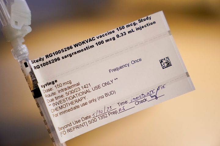 Φωτογραφία μιας δόσης από το πειραματικό εμβόλιο κατά του καρκίνου του μαστού, από το Ιατρικό Κέντρο του Πανεπιστημίου της Ουάσιγκτον.