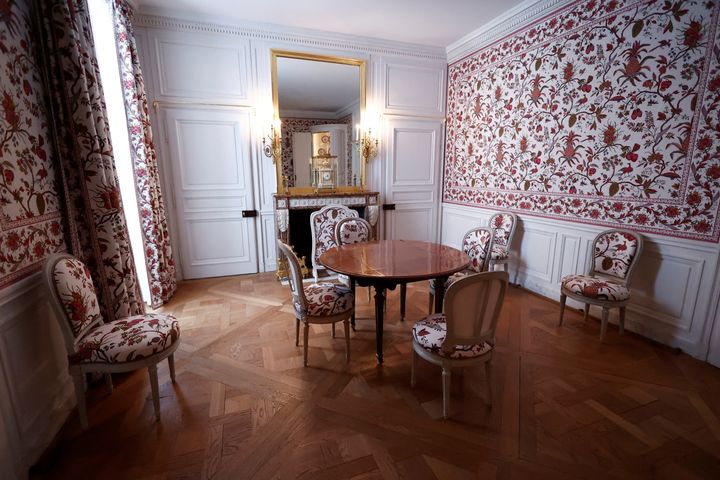 Μια φωτογραφία δείχνει την αίθουσα "a la Reine" (Τραπεζαρία), πριν από την επαναλειτουργία του διώροφου διαμερίσματος της βασίλισσας της Γαλλίας Μαρίας-Αντουανέτας, μετά από αρκετά χρόνια έρευνας και εργασιών αποκατάστασης στο Chateau de Versailles (Παλάτι των Βερσαλλιών) στις Βερσαλλίες, Γαλλία, 19 Ιουνίου 2023.
