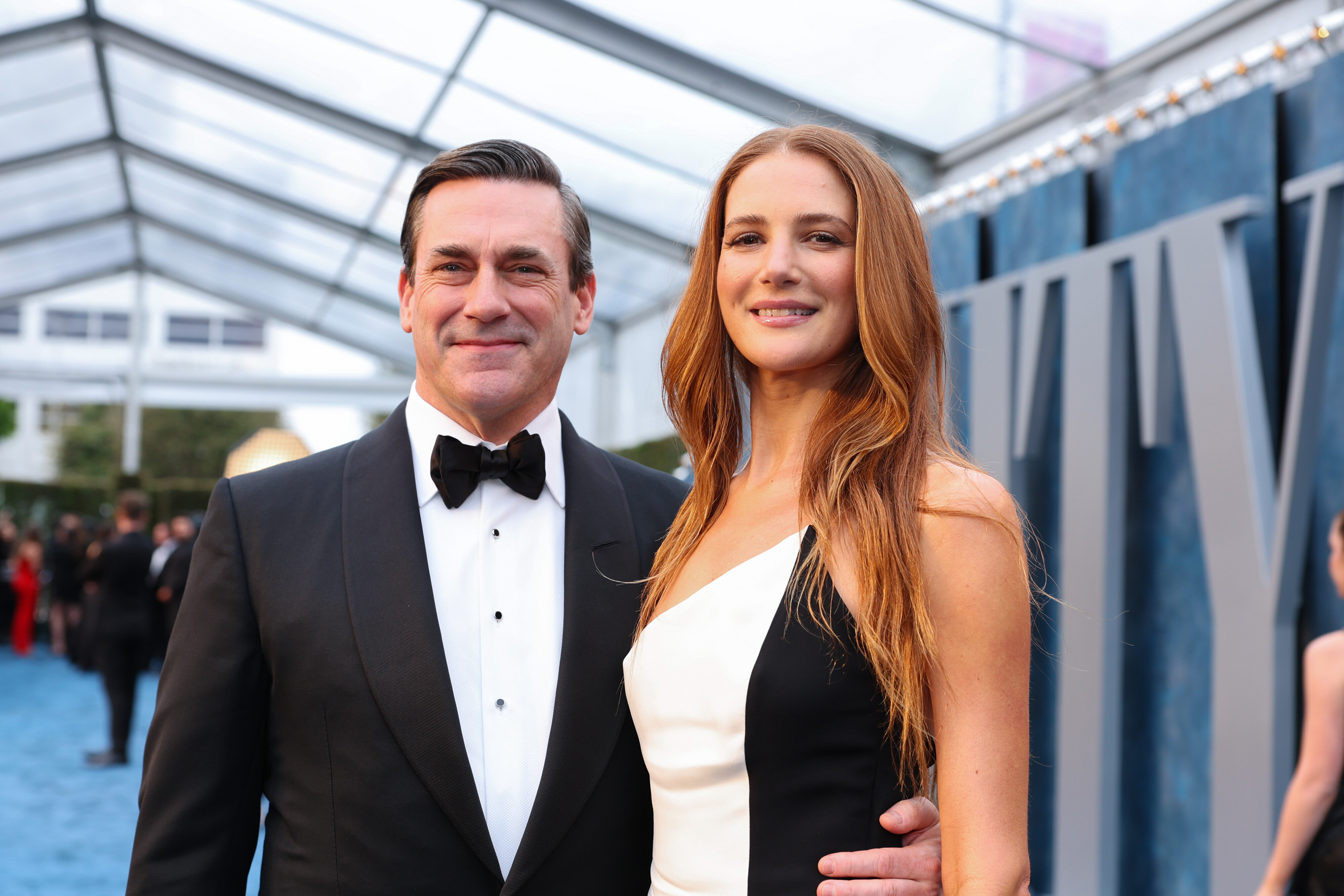 Jon Hamm Marries Anna Osceola At An Iconic Mad Males Location - USA Daily