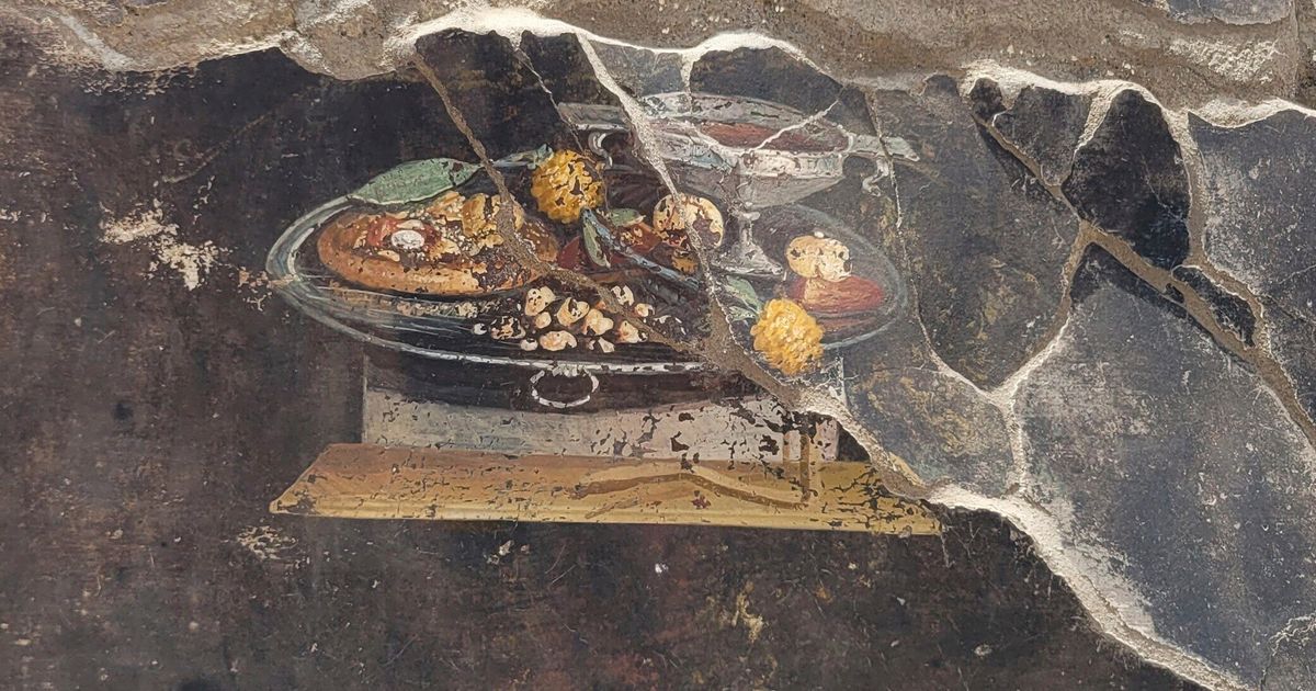 Pompeii Wall Painting Looks Like A Pizza, But Isn't