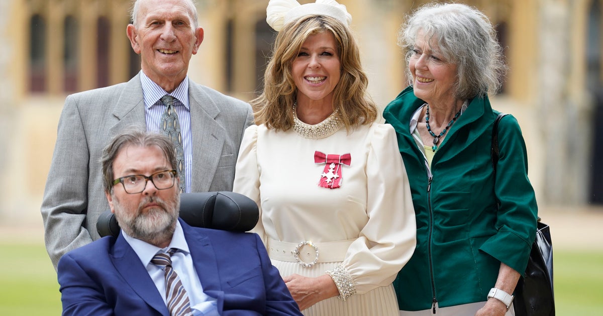 Kate Garraway Supported By Husband Derek Draper At MBE Ceremony - Vimarsana News