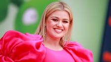 Kelly Clarkson Throws Shade At Celebs Who Were ‘Rude’ To Her For ‘American Idol’ Fame