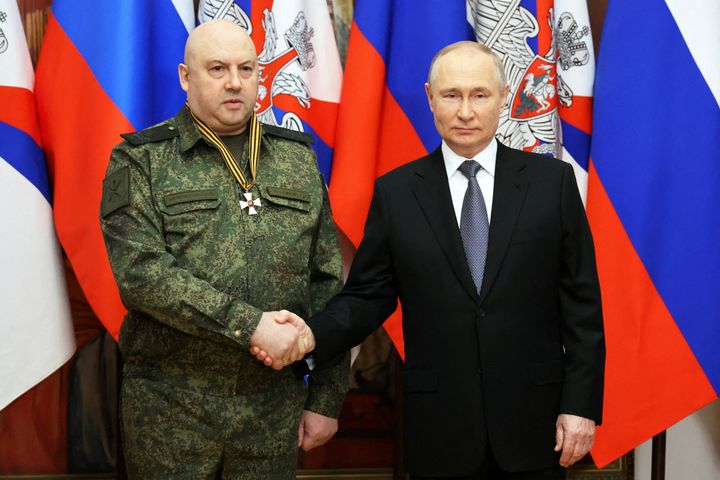 Σουροβίκιν και Πούτιν 