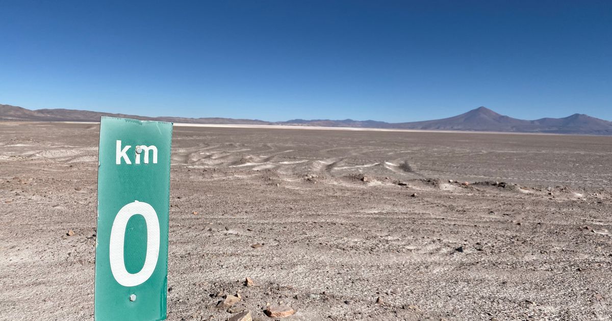 SkyFi's Satellite Image Confirms Massive Clothes Pile in Chile's Atacama  Desert