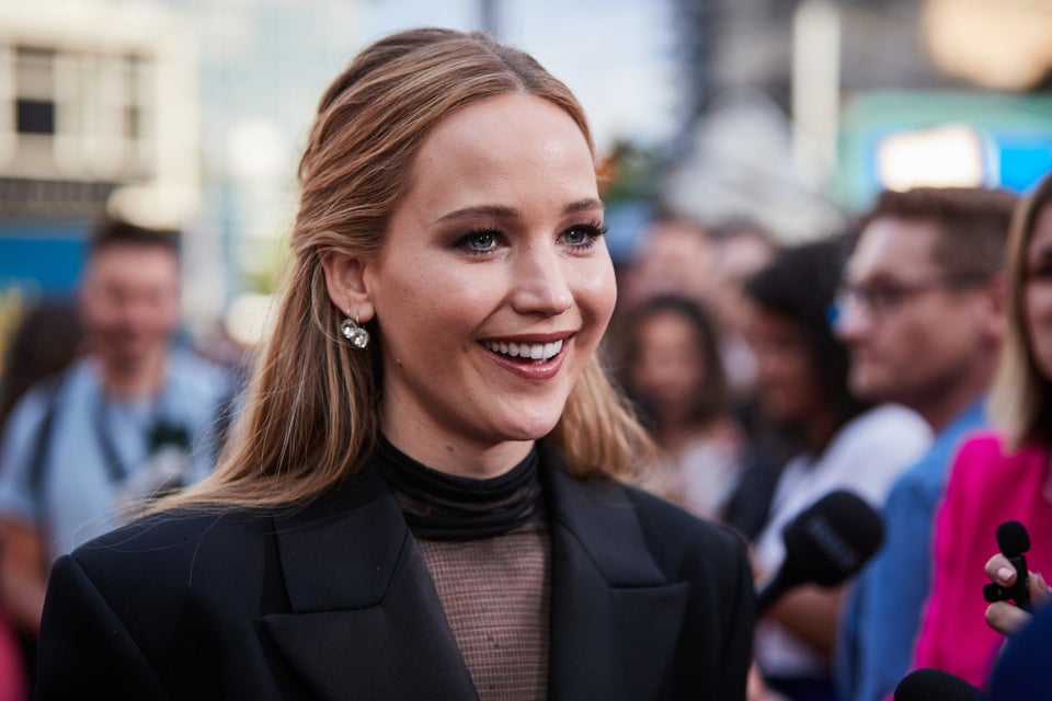 Jennifer Lawrence Brings Her Parents To 'No Hard Feelings' Premiere