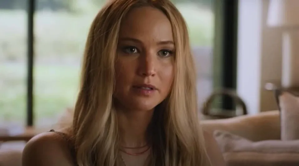 Jennifer Lawrence Seduces 19-Year-Old In Red Band Trailer for No Hard  Feelings