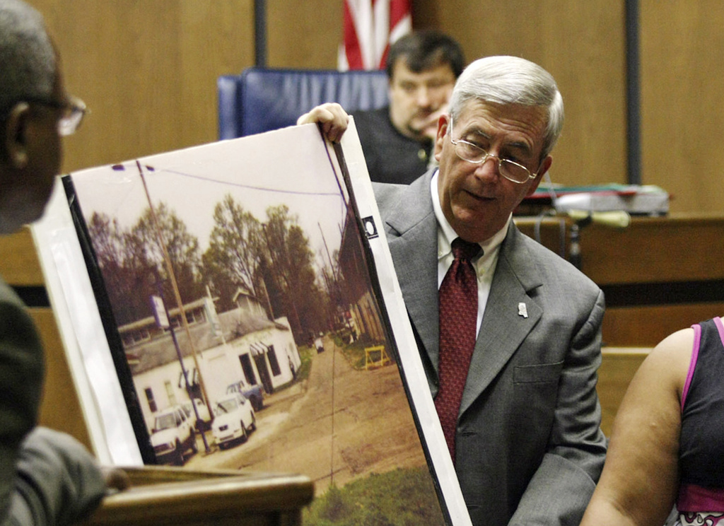 Controversial Mississippi Prosecutor Resigns After 30+ Years | HuffPost ...