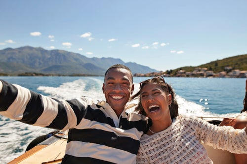 Experts say it's important to limit your cellphone use during vacation — otherwise, it runs the risk of ruining your trip.
