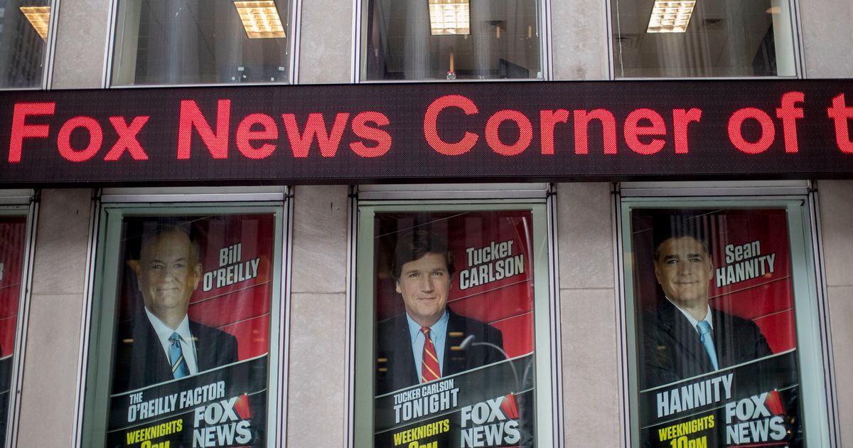 Fox News Agrees To Pay 12 Million Over Hostile Workplace Suit Huffpost Latest News