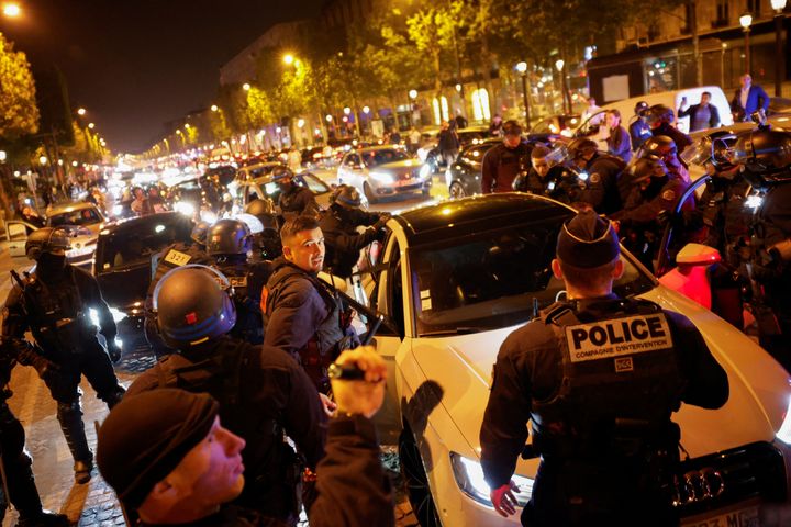 パリでの暴動や抗議活動の様子