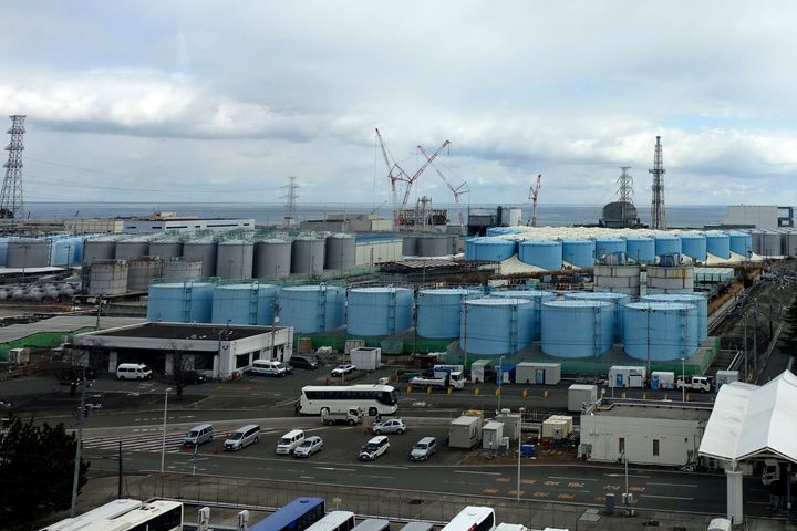 Περίπου 1.000 δεξαμενές με μολυσμένο νερό από το πυρηνικό εργοστάσιο στην Φουκουσίμα. 
