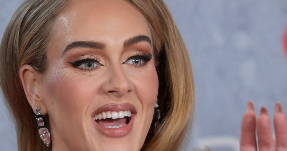Adele dénonce les fans qui lancent des objets pendant les représentations