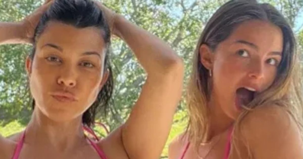 Kourtney Kardashians kleine Tochter stiehlt auf Zwillings-Bikinifotos mit Addison Rae das Rampenlicht