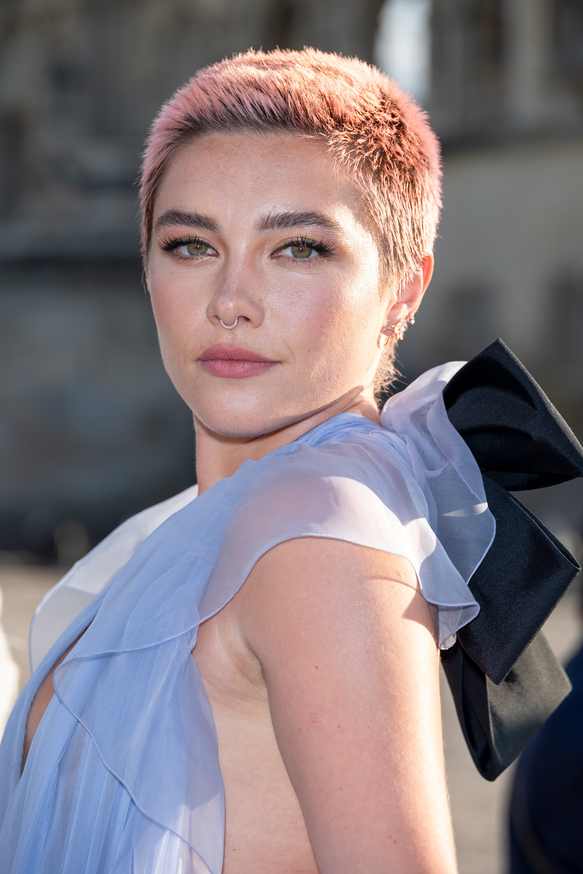 Florence Pugh's hairstyle - Oppenheimer actress and Madonna-style bob