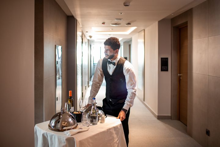 Over a quarter of U.S. hotels say their guests spend more than $100 on average for room service, according to a recent report.