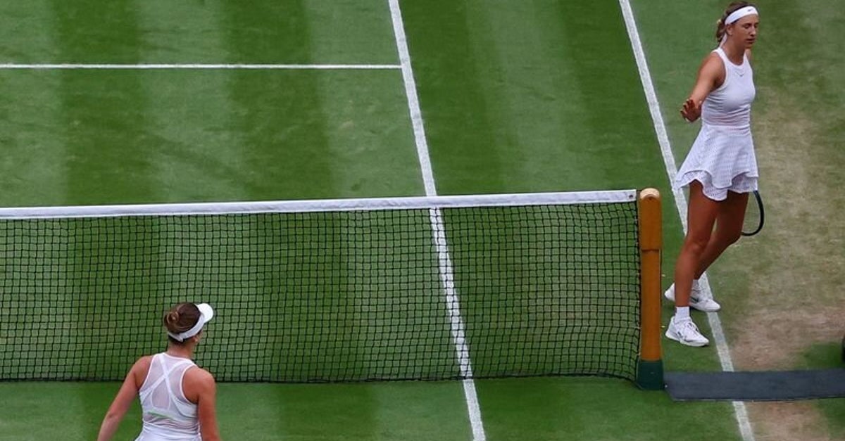 Azarenka Booed Off Court For Failing To Offer Svitolina Obligatory Handshake