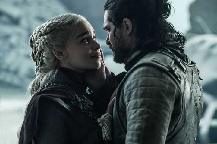Emilia Clarke and Jon Snow in Game Of Thrones