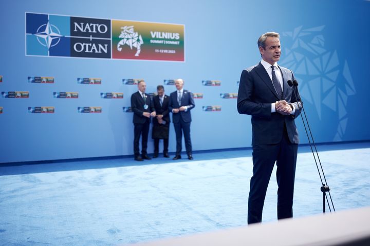 Ο Κυριάκος Μητσοτάκης στις δηλώσεις του, προσερχόμενος στη Σύνοδο Κορυφής του ΝΑΤΟ