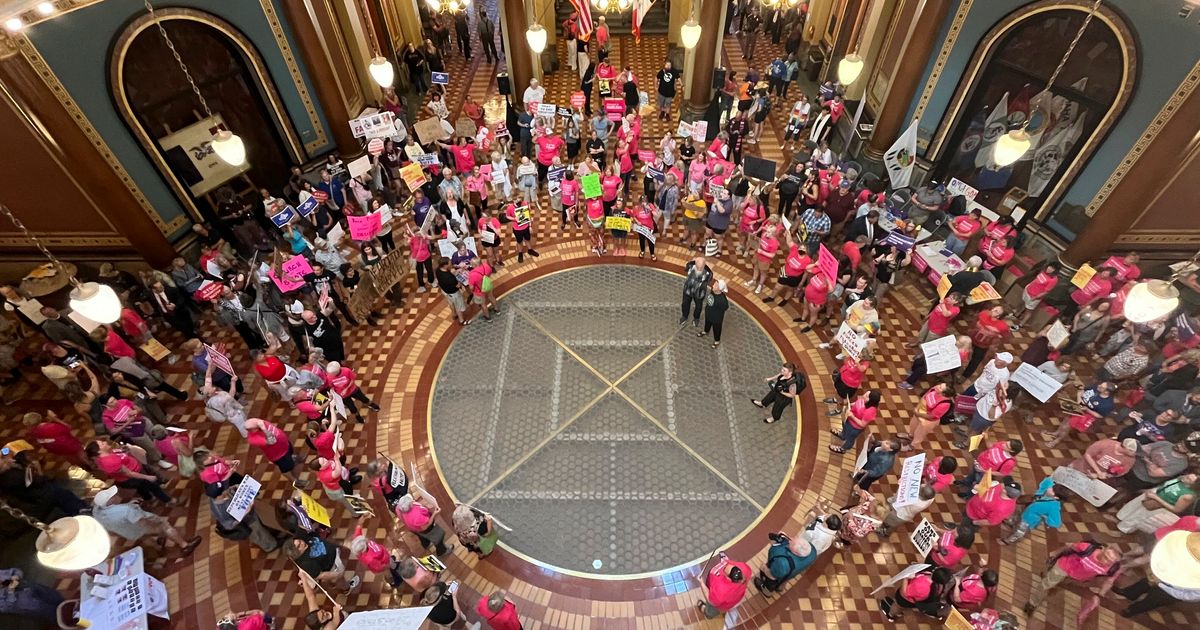 Iowa Republicans Call Session To Revive 6-Week Abortion Ban